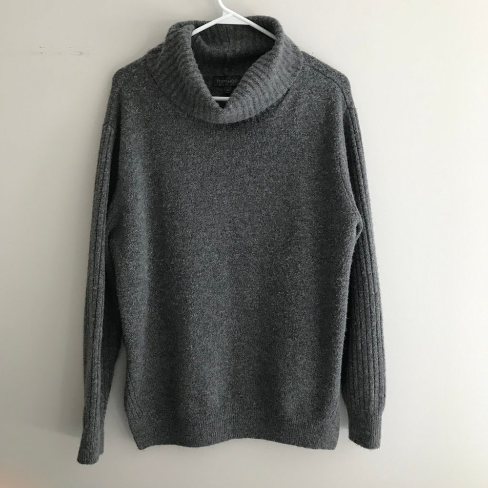 Topshop turtleneck sweater. Charcoal gray. Size 6.
